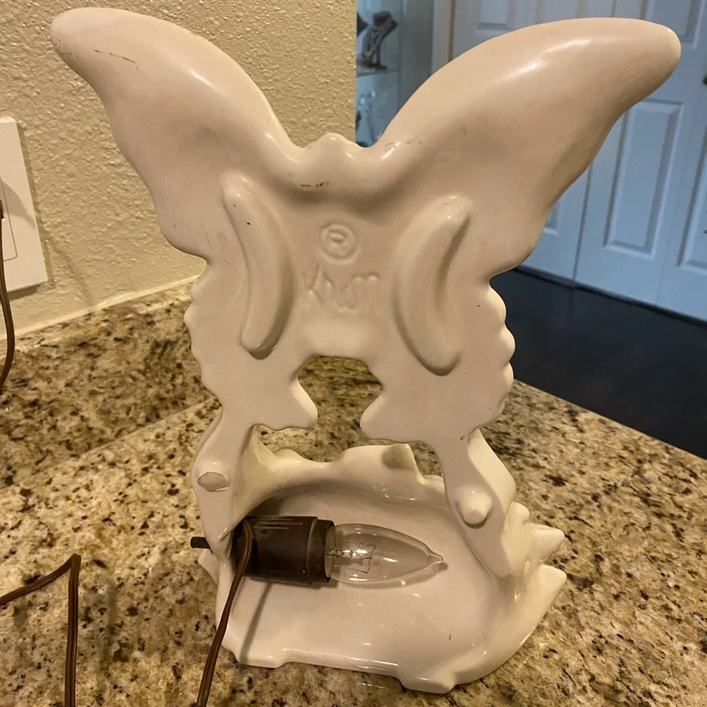 KRON MAGNOLIA & BUTTERFLY LAMP TEXAS